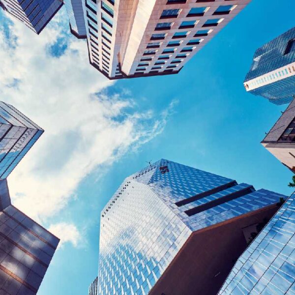 Fachadas de edificios modernos en un centro empresarial